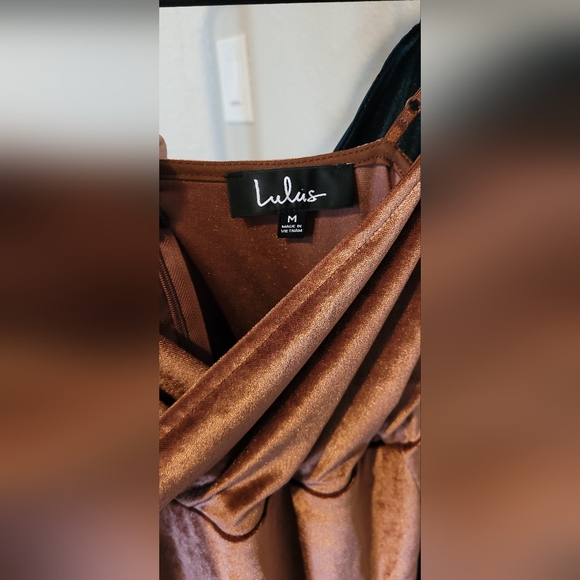 Lulu's Rusty Rose Gold Velvet Wrap Spaghetti Strap Midi Dress Women's Medium - Picture 2 of 10